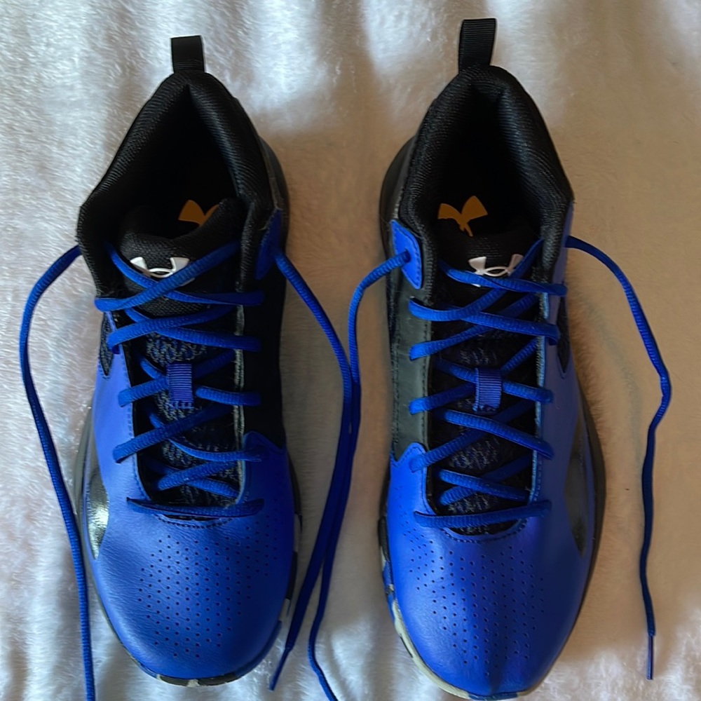 Under Armour Unisex-Adult Lockdown 5 Basketball Shoe